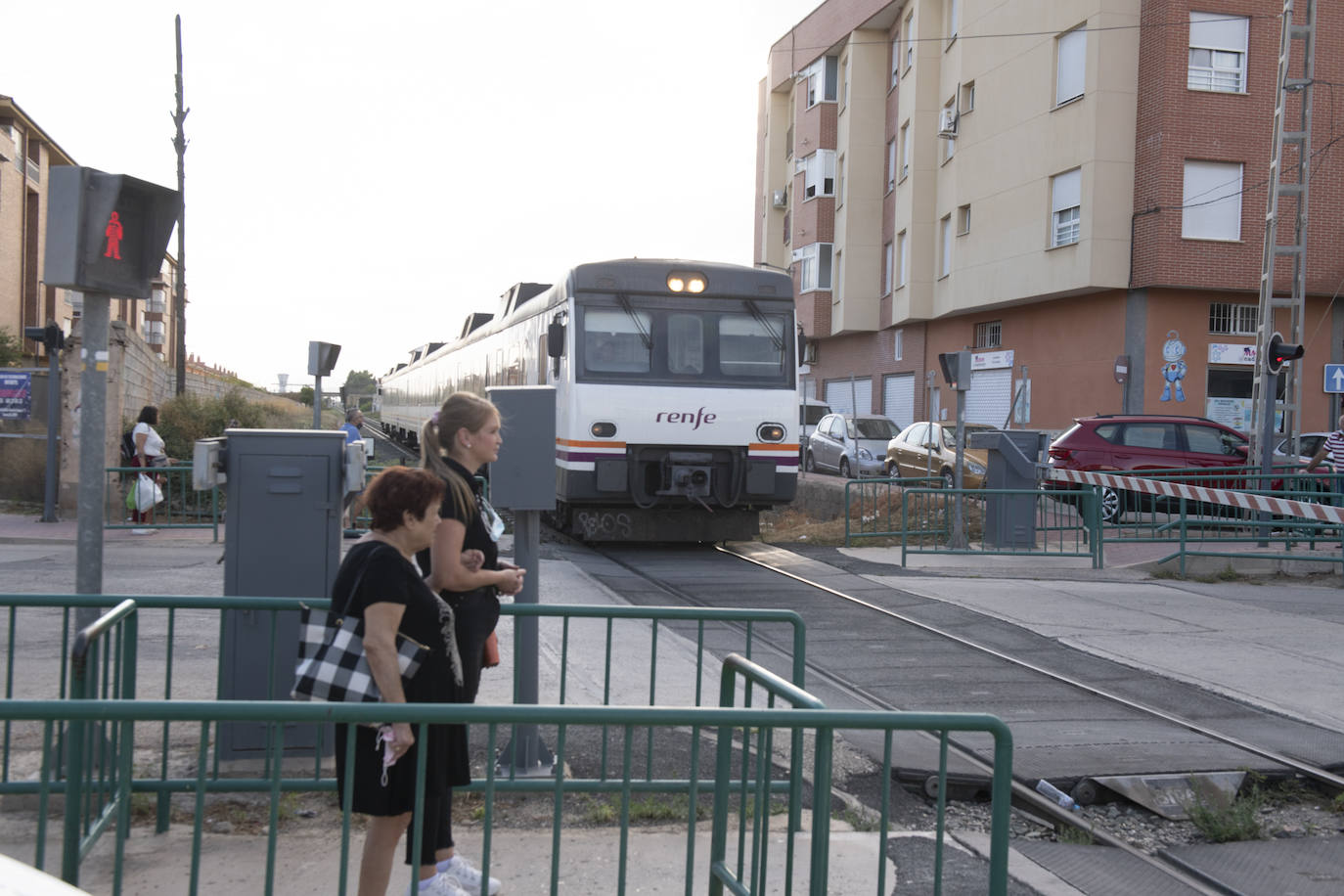 Fotos: Alcantarilla también rechaza el cierre del servicio de Cercanías