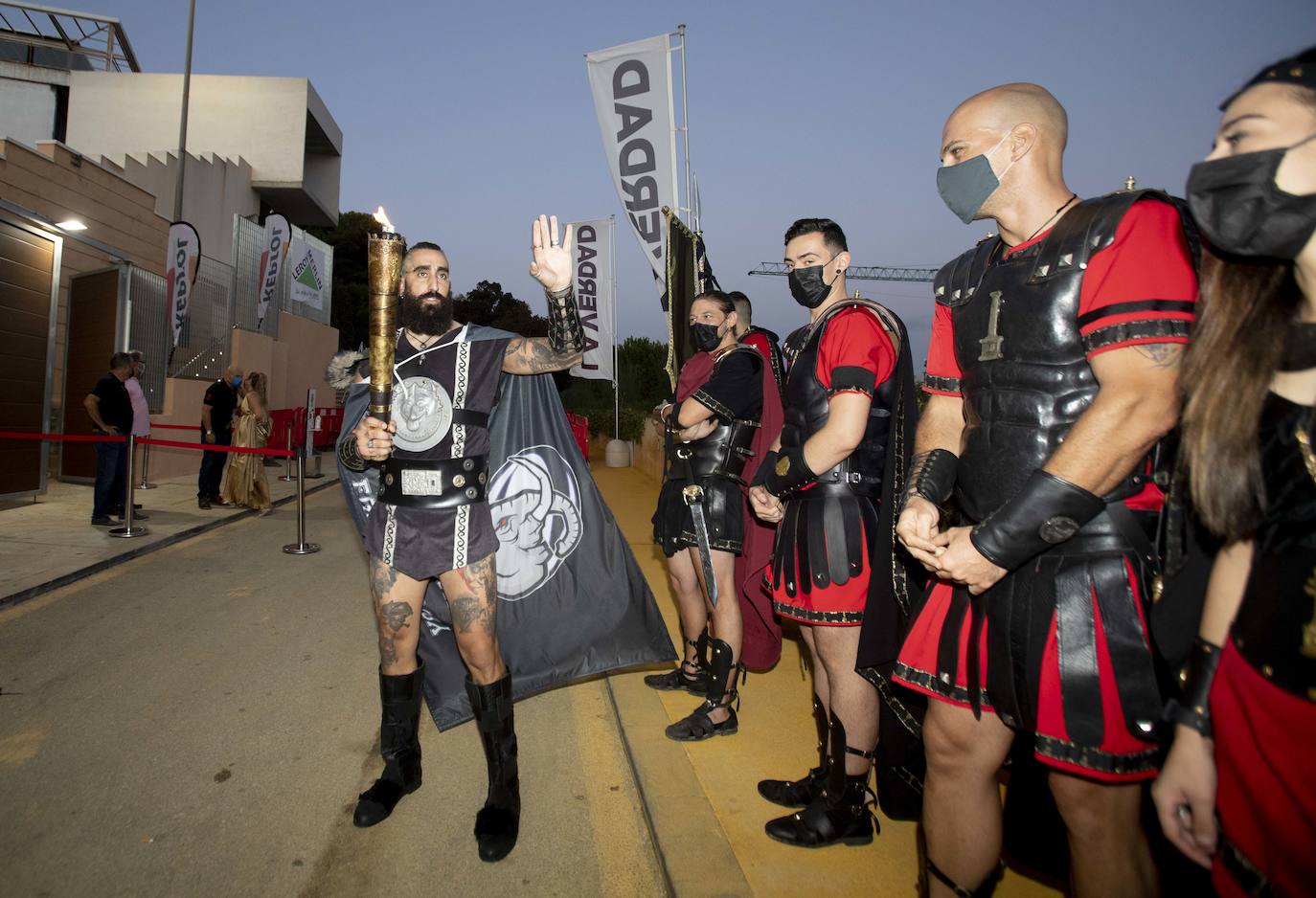 Fotos: Encendido del Fuego Sagrado y pregón de las Fiestas de Carthagineses y Romanos
