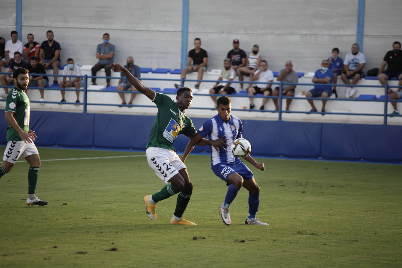 Jugadores del Águilas FC celebrando uno de los goles. 