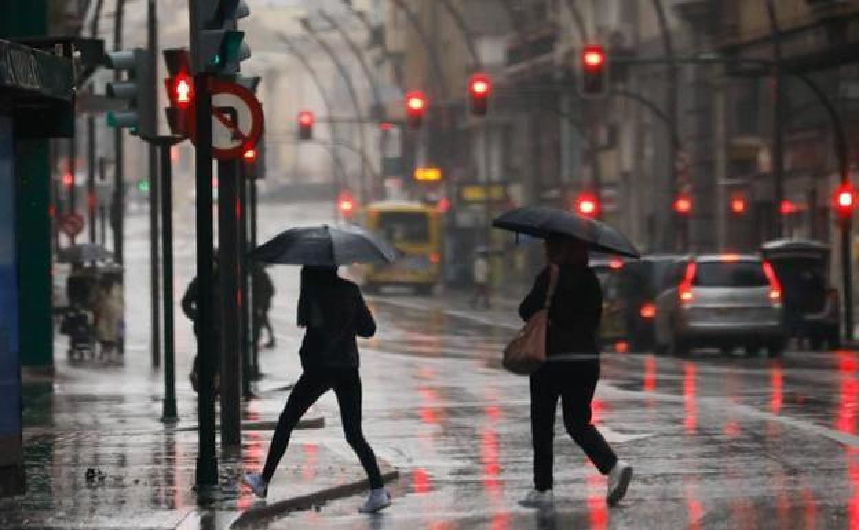 La Gran Vía de Murcia en un día de lluvia, en una imagen de archivo. 