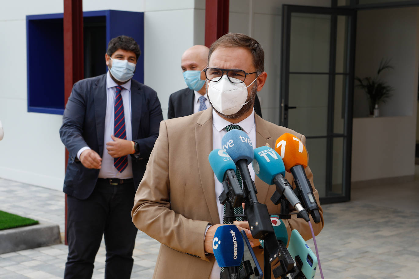 Fotos: Poncemar abre su centro de día para ancianos en el campus universitario de Lorca