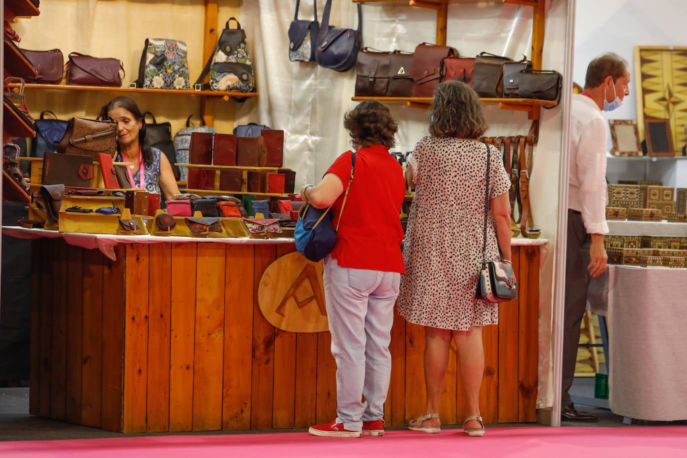 Fotos: La Feria de Artesanía de la Región reabre sus puertas en Lorca tras un año de paréntesis por la Covid