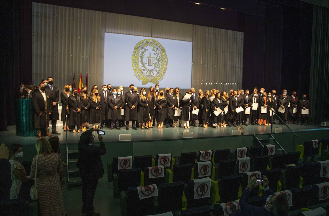 Fotos: Los abogados alzan la voz para no retrasar más la Ciudad de la Justicia de Cartagena