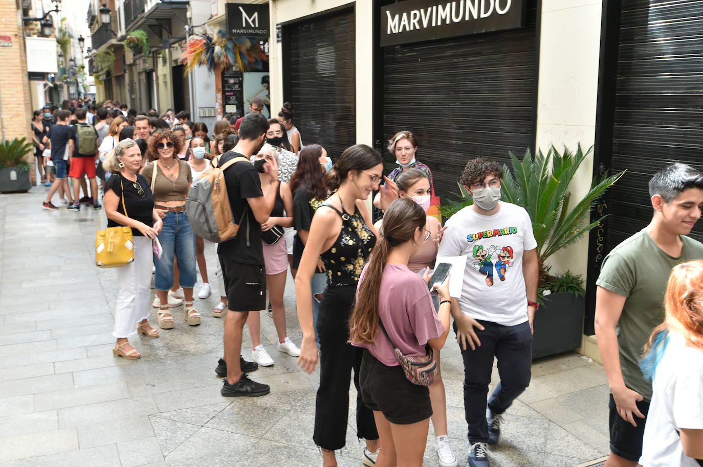 Fotos: La Pollería inaugura en Murcia sus particulares gofres