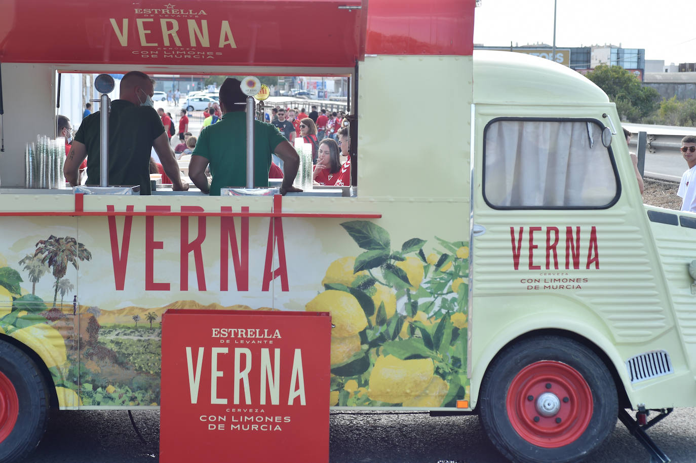 Fotos: Recibimiento de la afición al Real Murcia en San Javier