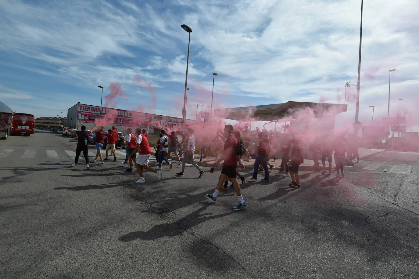Fotos: Recibimiento de la afición al Real Murcia en San Javier