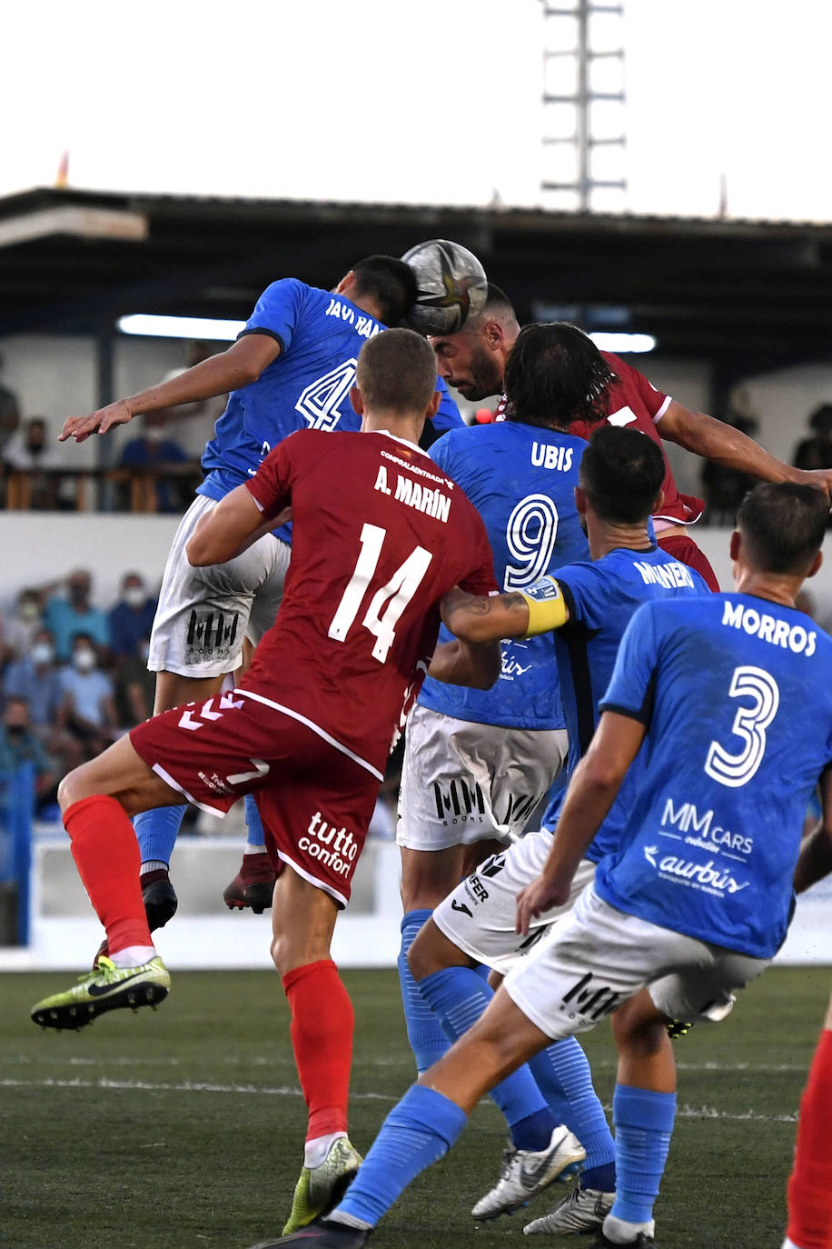 Los jugadores del Mar Menor celebrando el gol de la victoria.