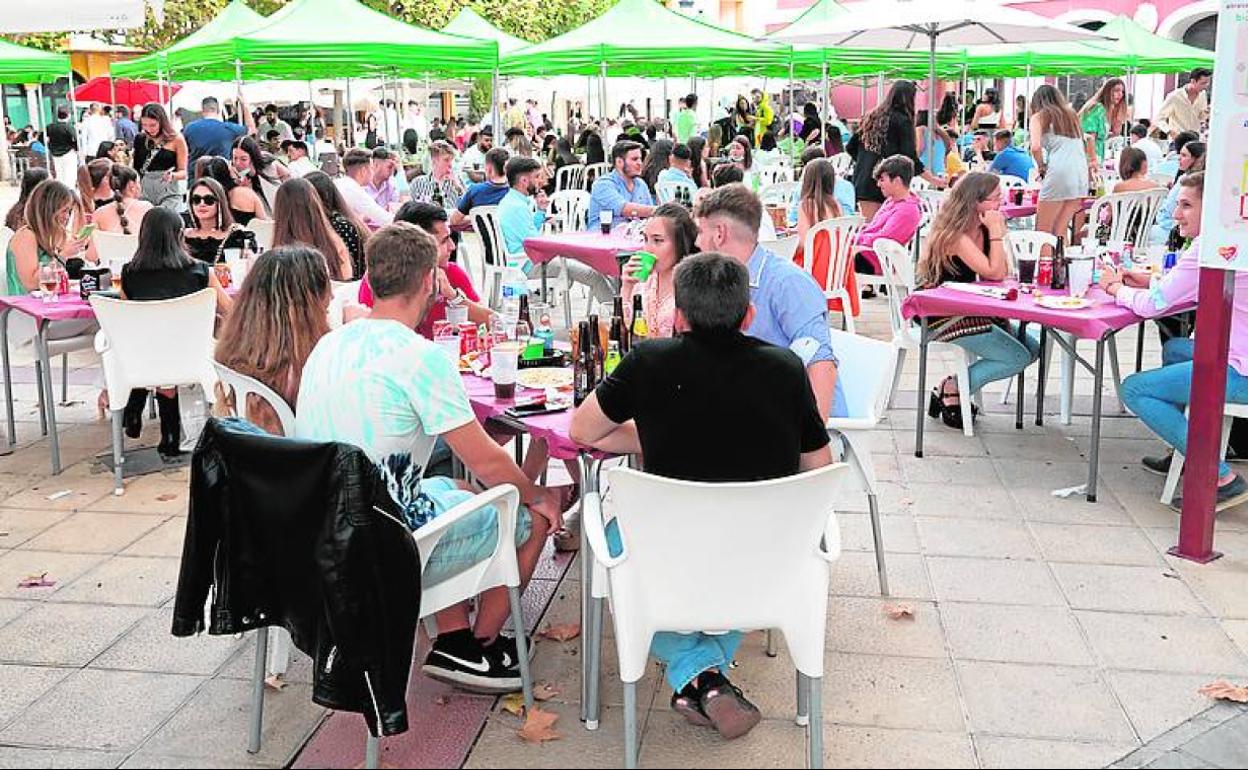 Terrazas en una plaza de Lorca el pasado sábado.