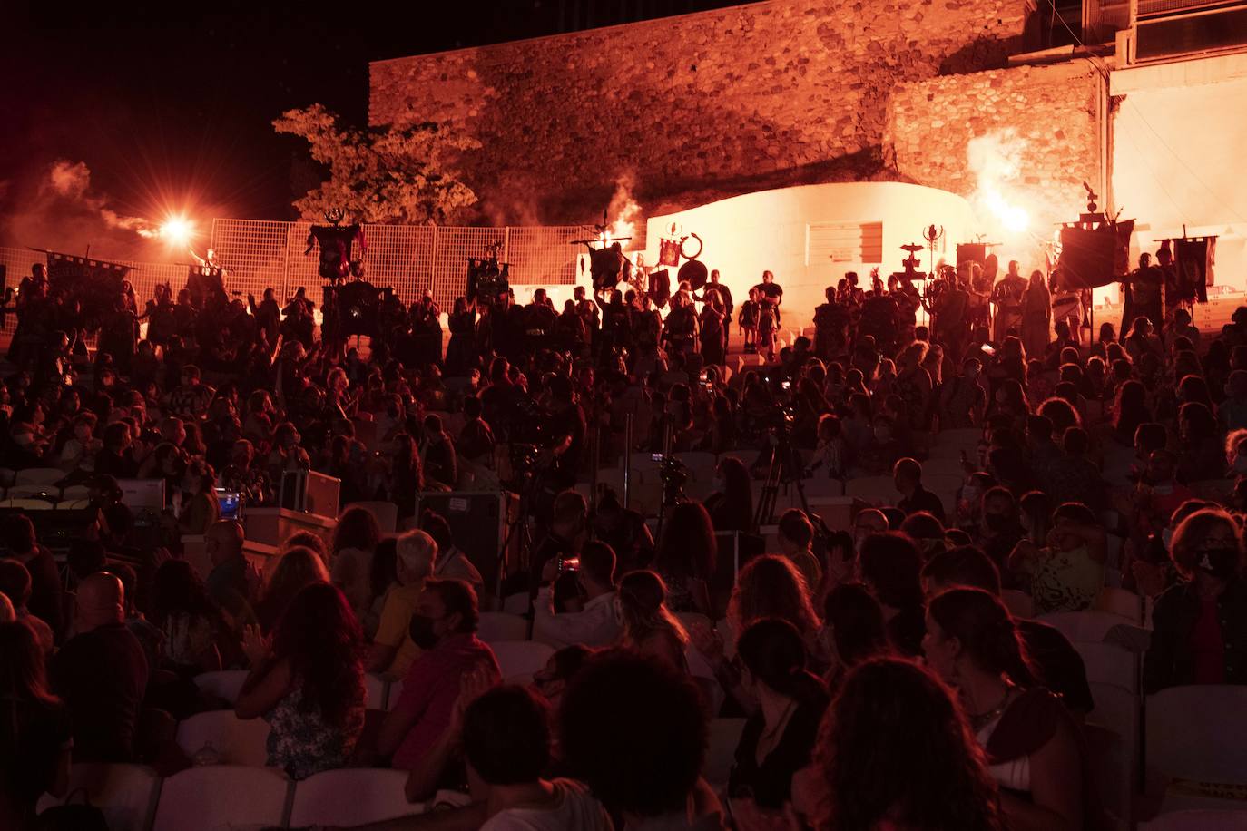 Fotos: Carthagineses y romanos se despiden con el apagado del fuego sagrado