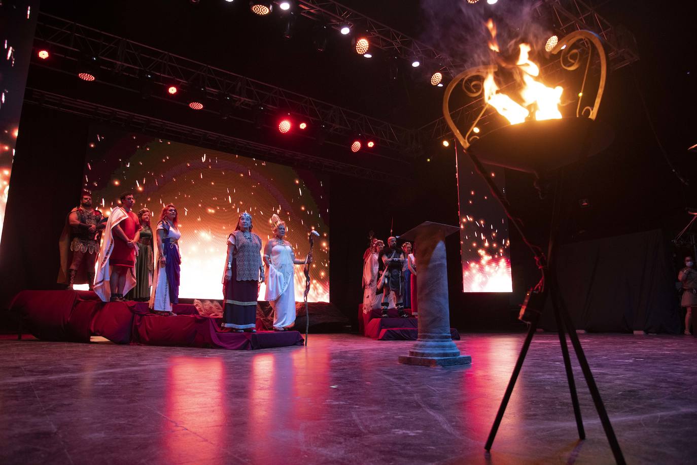 Fotos: Carthagineses y romanos se despiden con el apagado del fuego sagrado