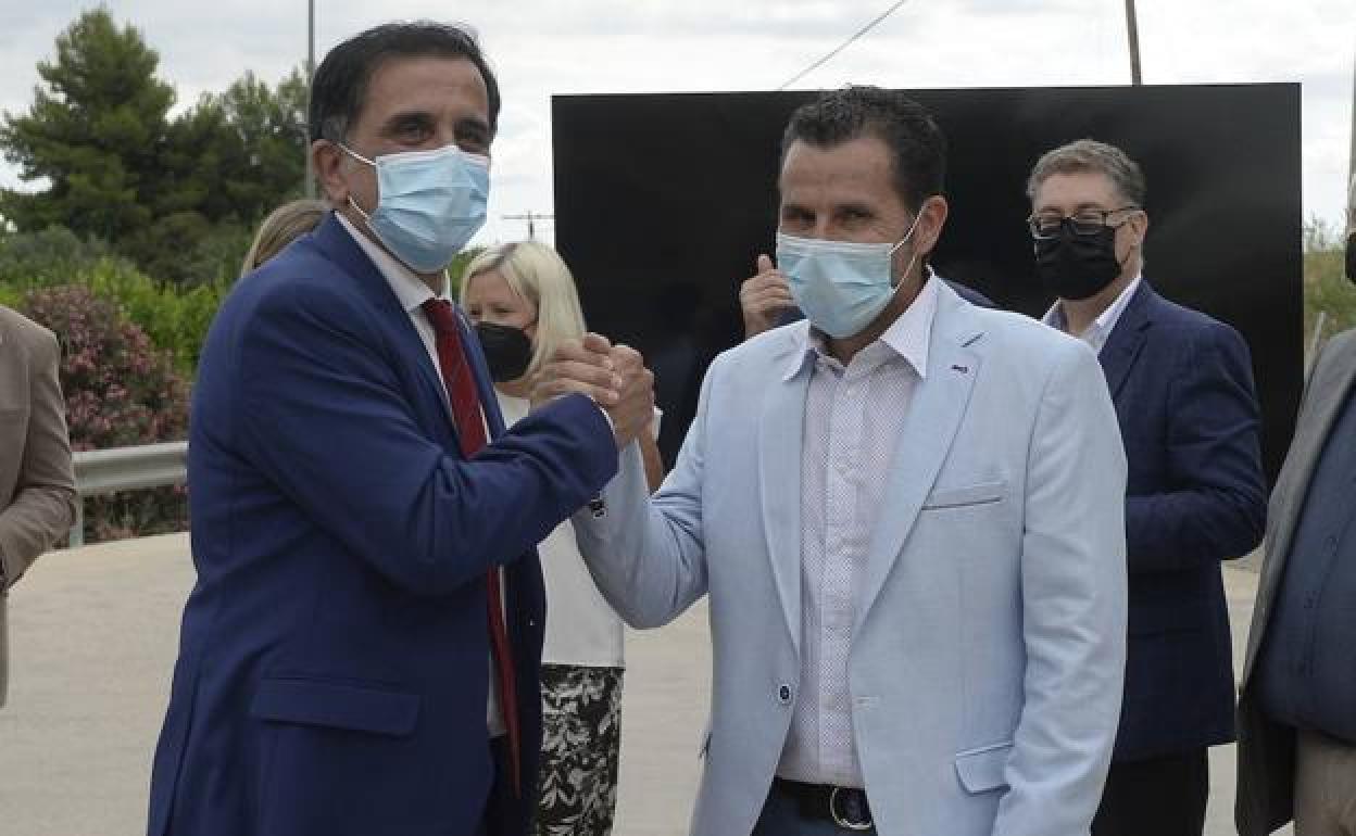 El alcalde de Murcia, José Antonio Serrano, y el vicealcalde, Mario Gómez, en una imagen de archivo. 