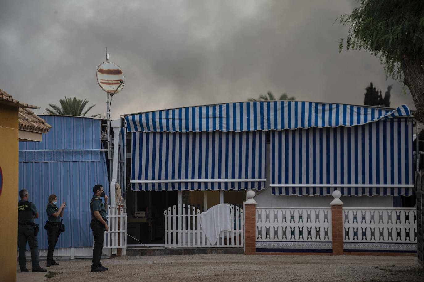 Fotos: El incendio del camping Caravaning de La Manga, en imágenes