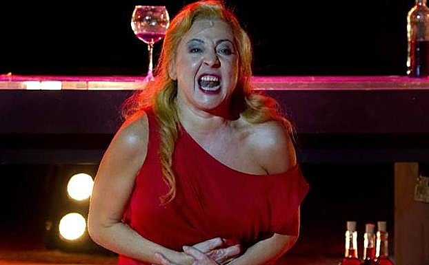 Carmen Machi, representando el monólogo 'Juicio a una zorra'. 