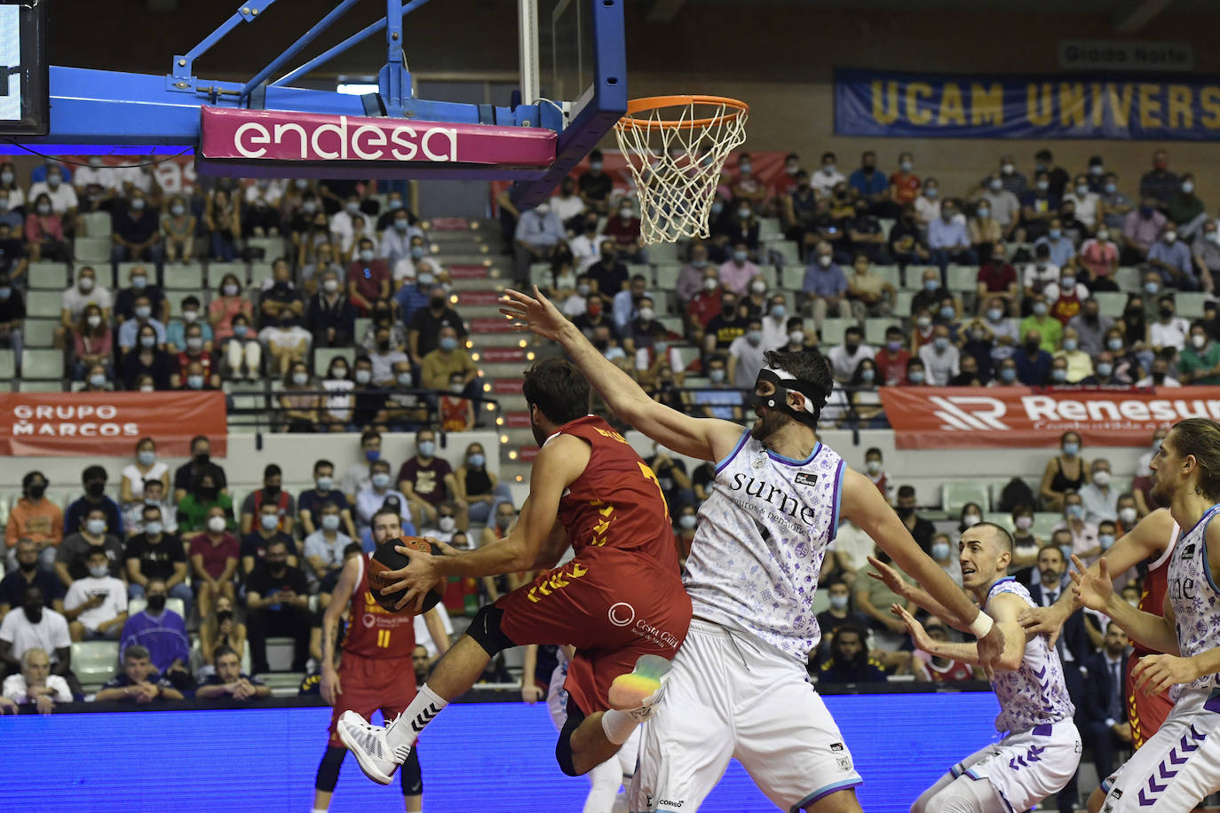 Fotos: La victoria del UCAM Murcia contra el Bilbao Basket, en imágenes