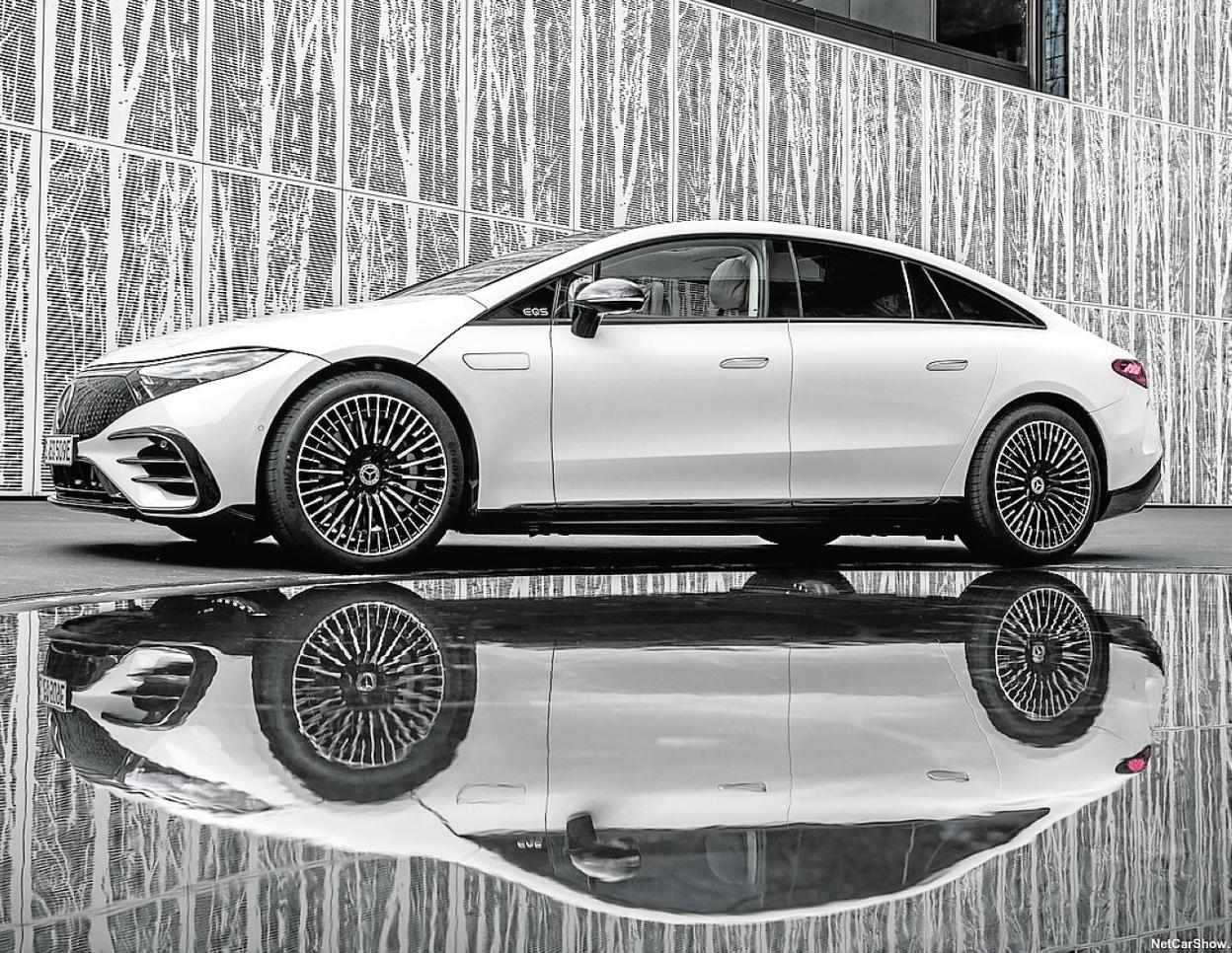 El modelo Mercedes-Benz EQS.