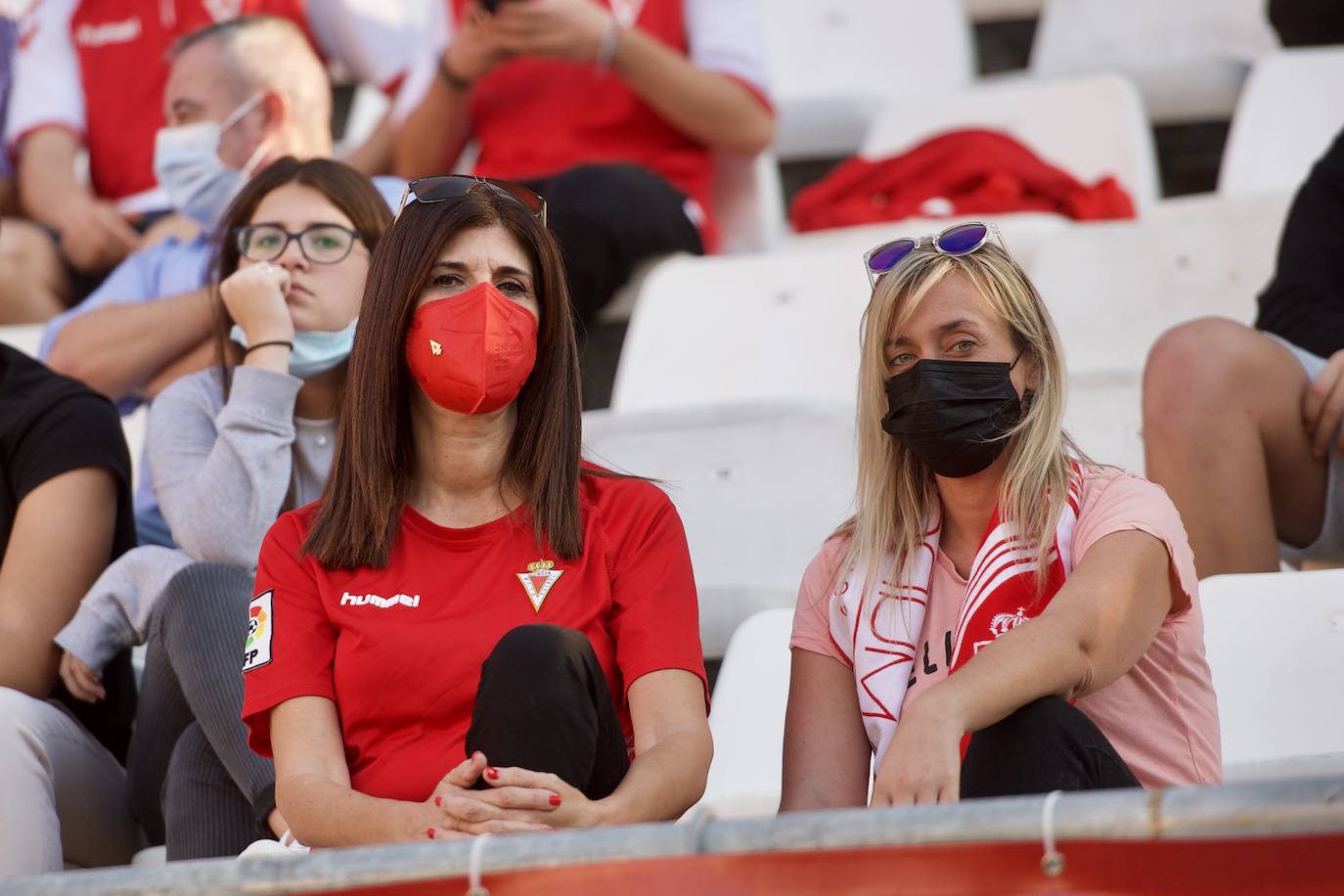 Fotos: La afición en el Enrique Roca, en imágenes