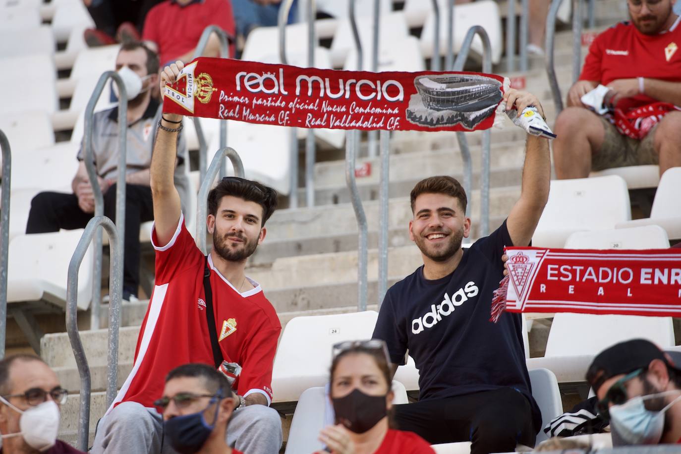 Fotos: La afición en el Enrique Roca, en imágenes