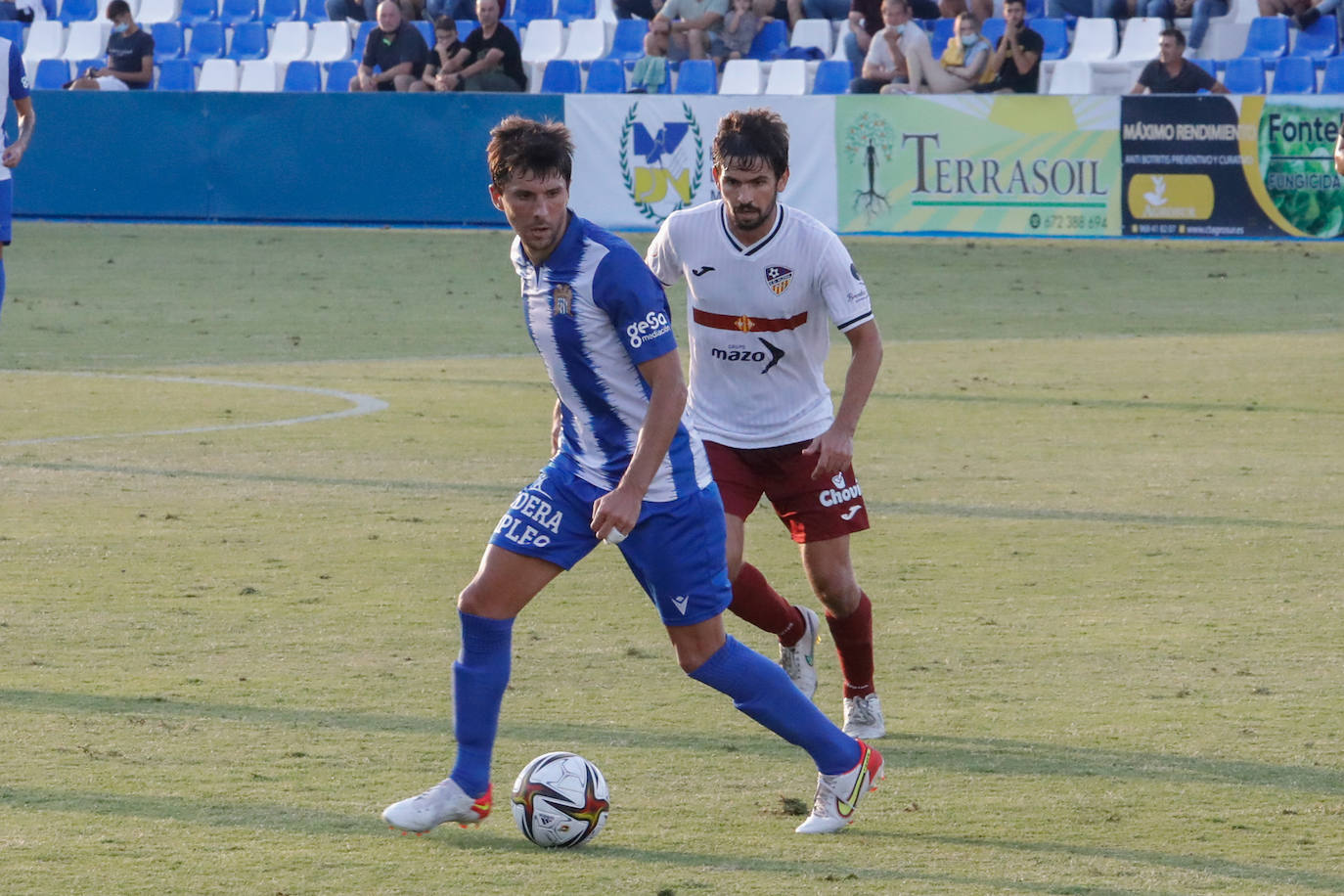 Fotos: El empate del Águilas contra el Alzira. en imágenes