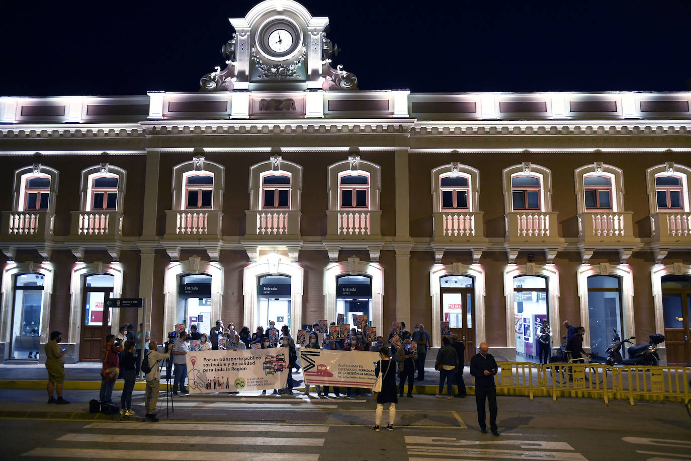 Fotos: Acto para reivindicar la mejora del ferrocarril