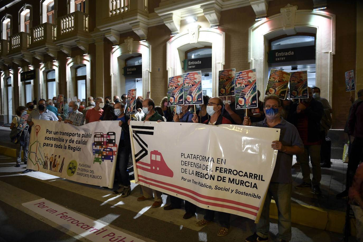 Fotos: Acto para reivindicar la mejora del ferrocarril