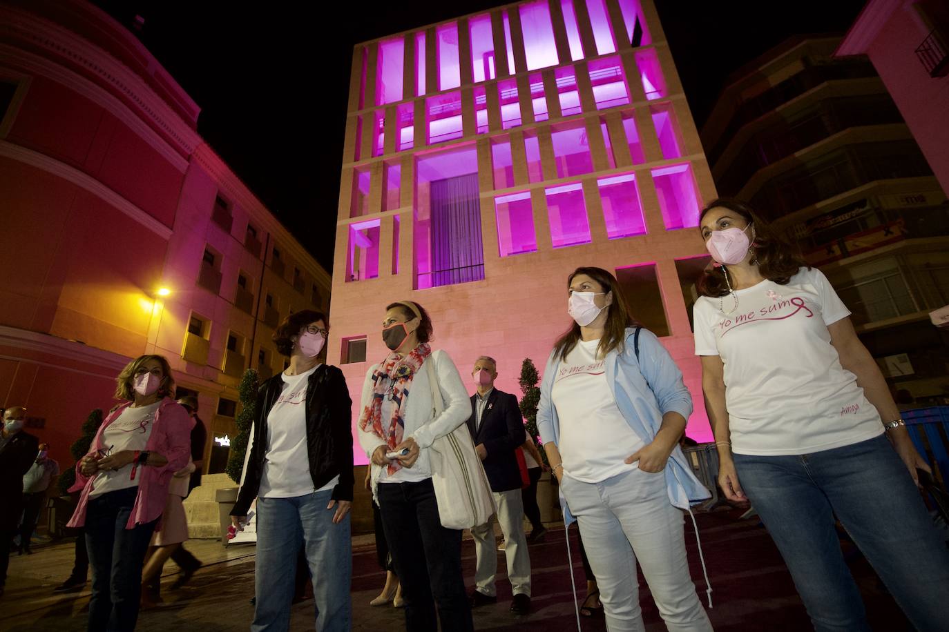 Fotos: La Región se tiñe de rosa como símbolo de solidaridad