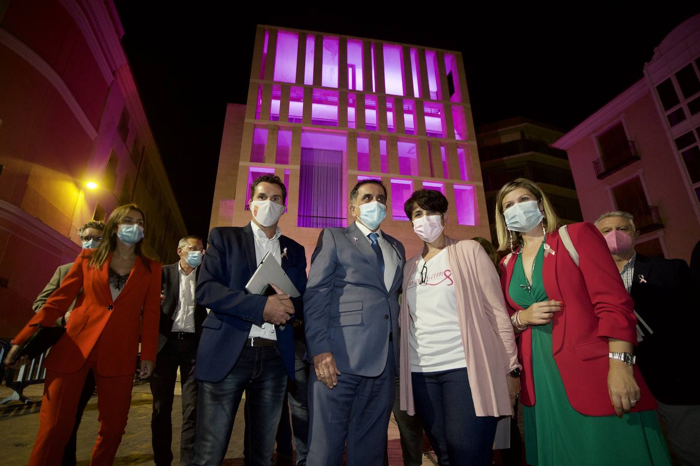 Fotos: La Región se tiñe de rosa como símbolo de solidaridad