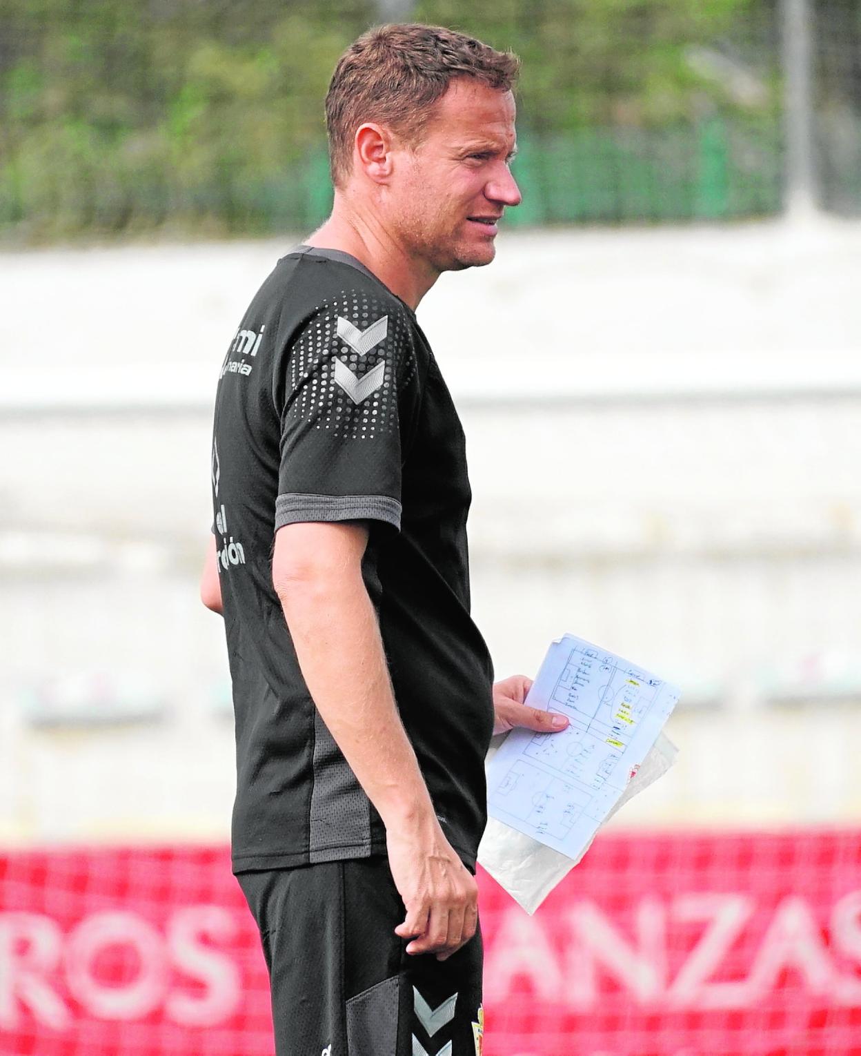 Mario Simón, en un entrenamiento de esta semana en Santomera. 