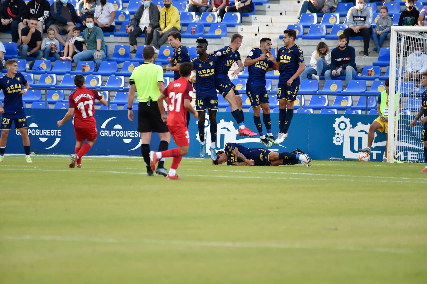 Fotos: Las mejores imágenes de la victoria del UCAM ante el Sevilla Atlético (2-1)