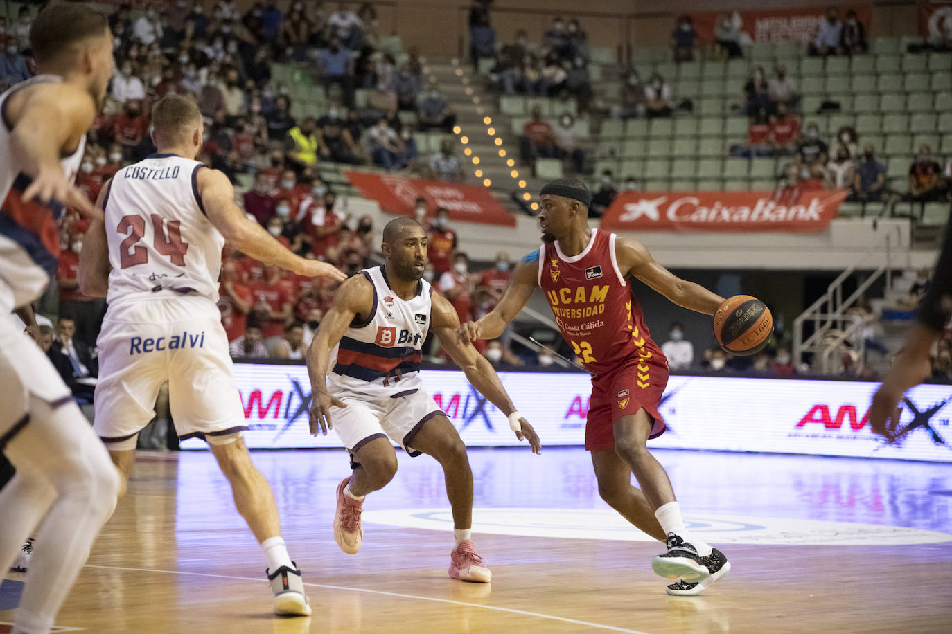 Fotos: La victoria del UCAM Murcia contra el Baskonia, en imágenes