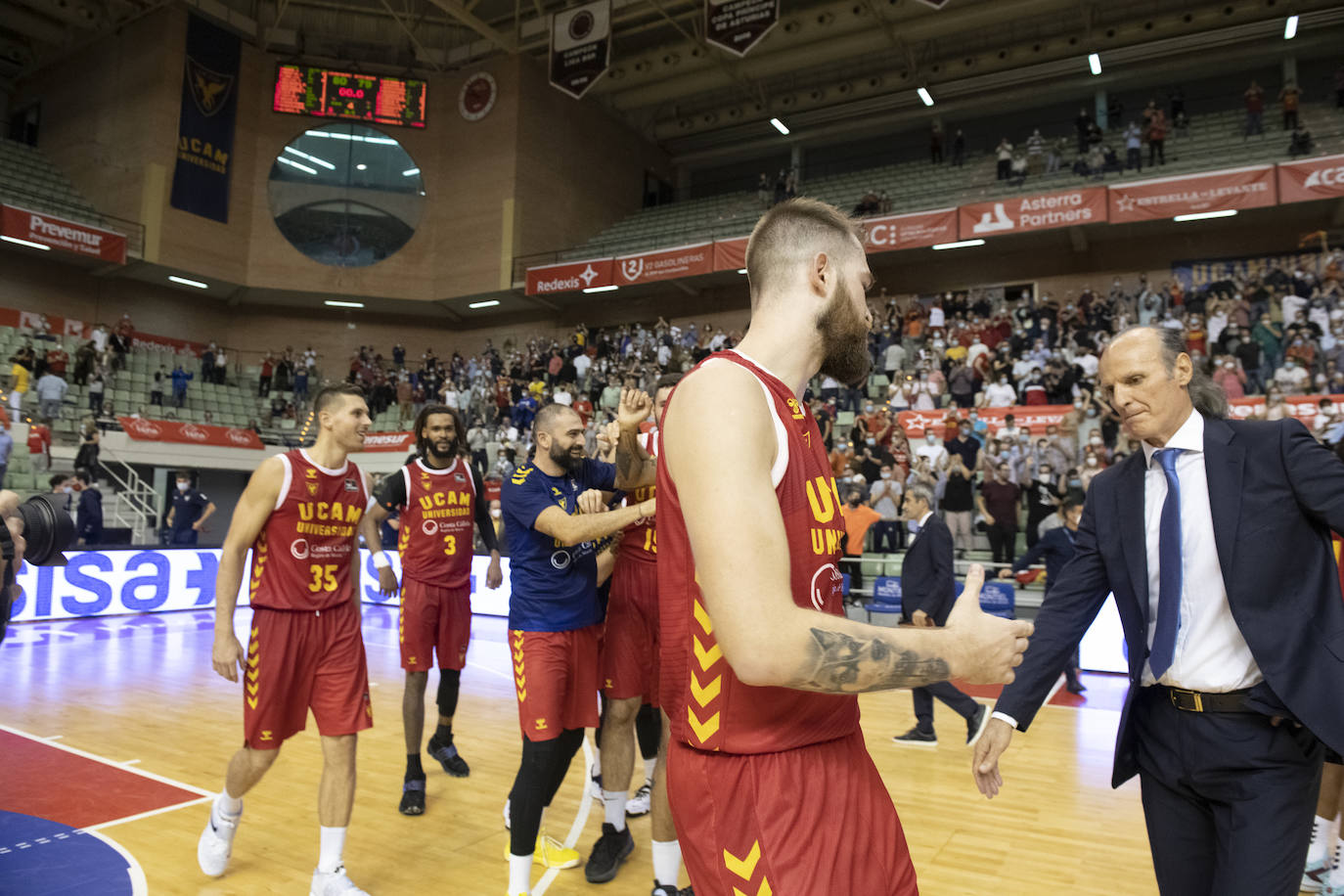 Fotos: La victoria del UCAM Murcia contra el Baskonia, en imágenes