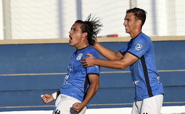 Galería. Jugadores del Mar Menor celebran uno de los goles.
