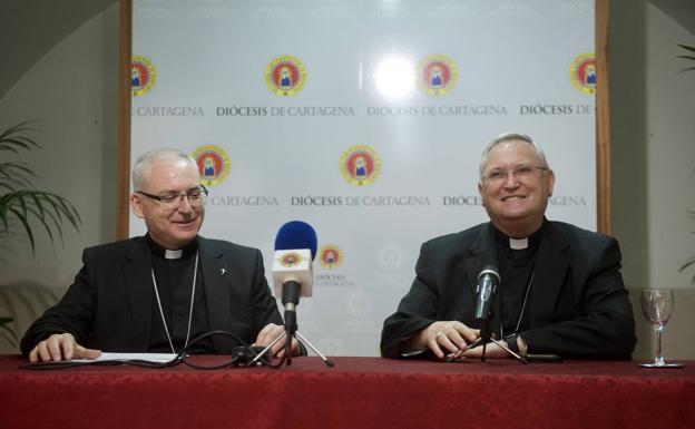 Sebastián Chico y José Manuel Lorca Planes, este lunes en rueda de prensa. 