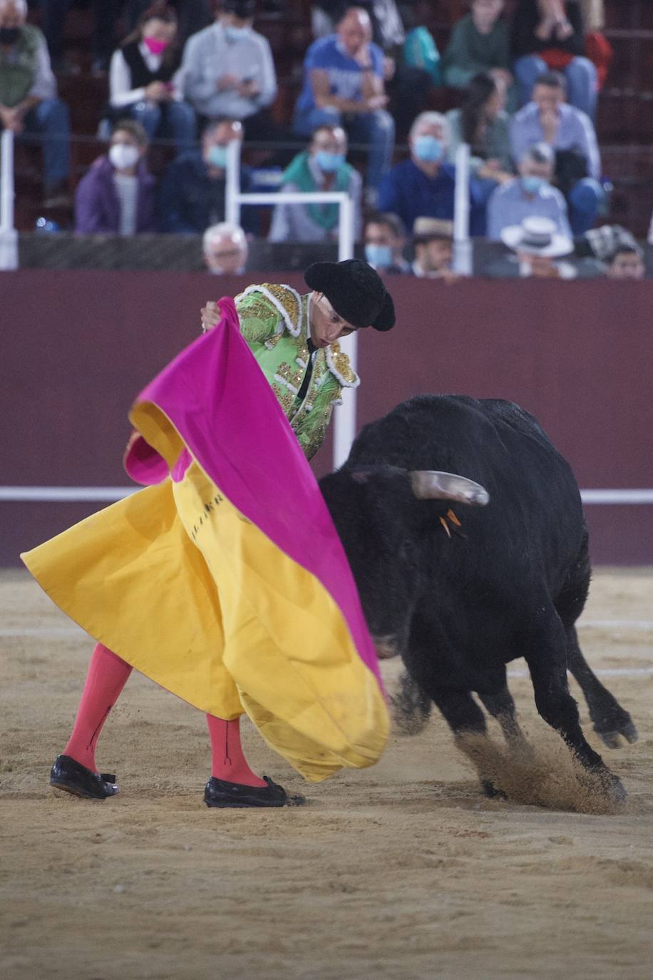 Fotos: Antonio Puerta sale a hombros en la inauguración de la plaza portátil de Mula
