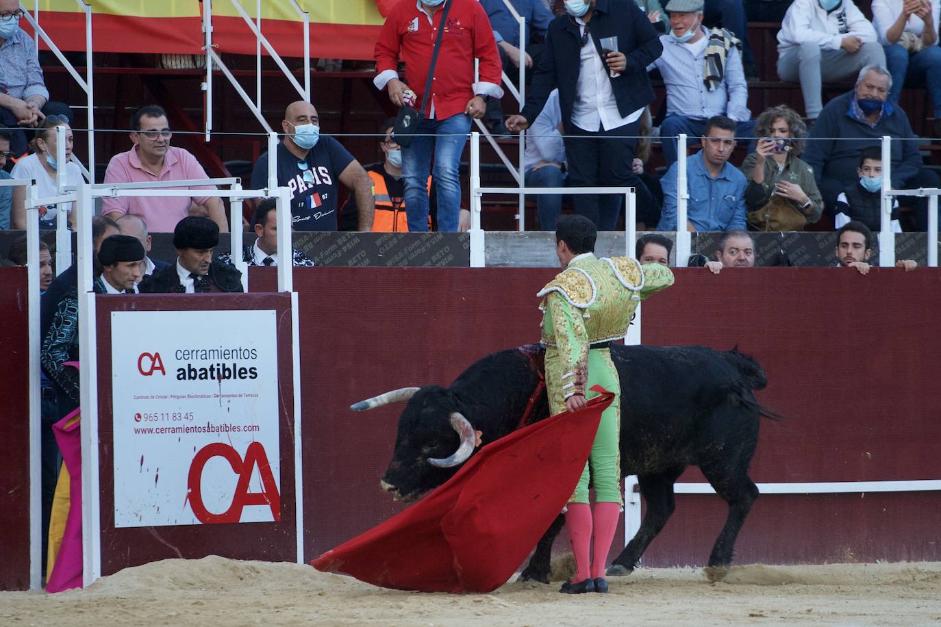 Fotos: Antonio Puerta sale a hombros en la inauguración de la plaza portátil de Mula