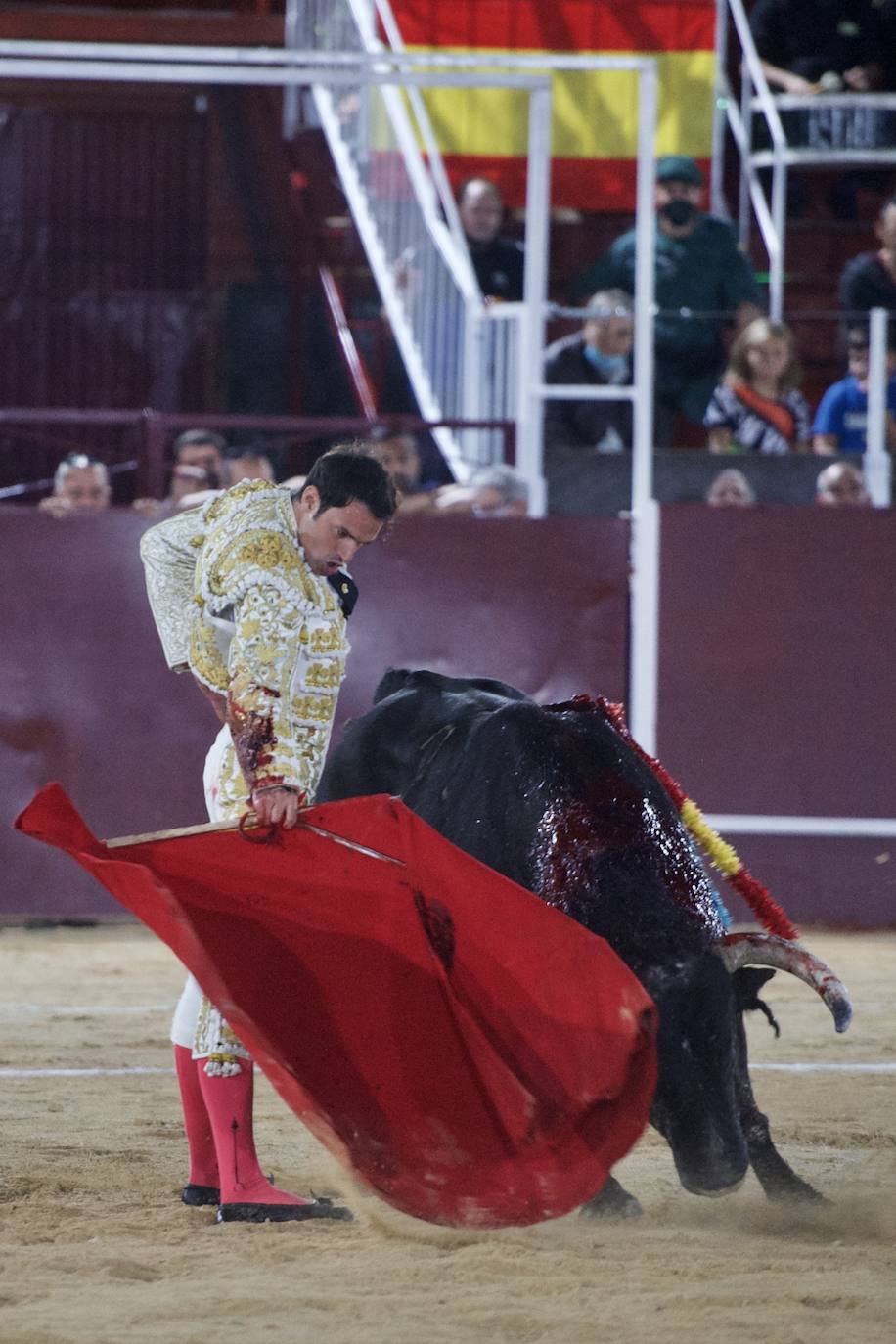 Fotos: Antonio Puerta sale a hombros en la inauguración de la plaza portátil de Mula