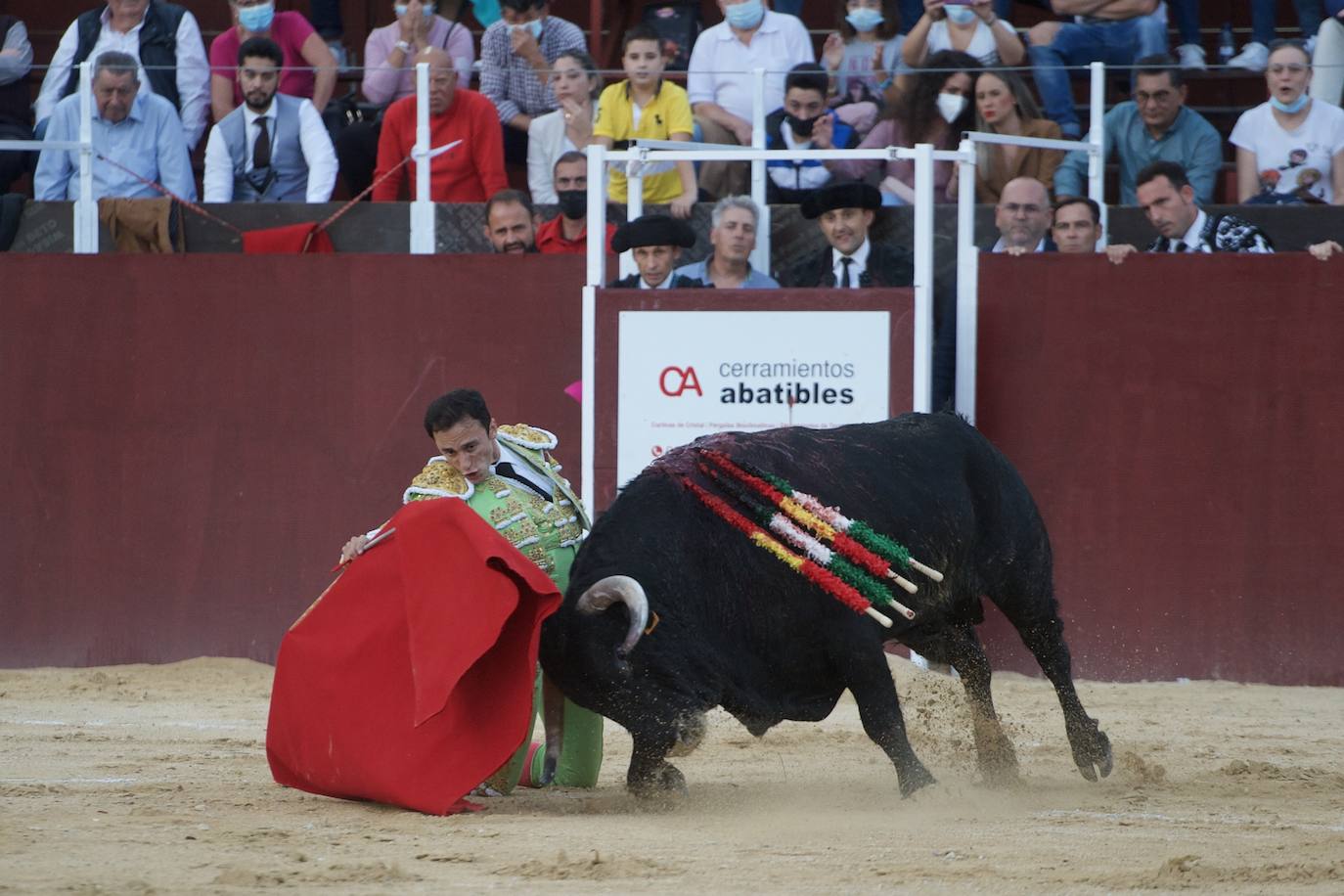 Fotos: Antonio Puerta sale a hombros en la inauguración de la plaza portátil de Mula