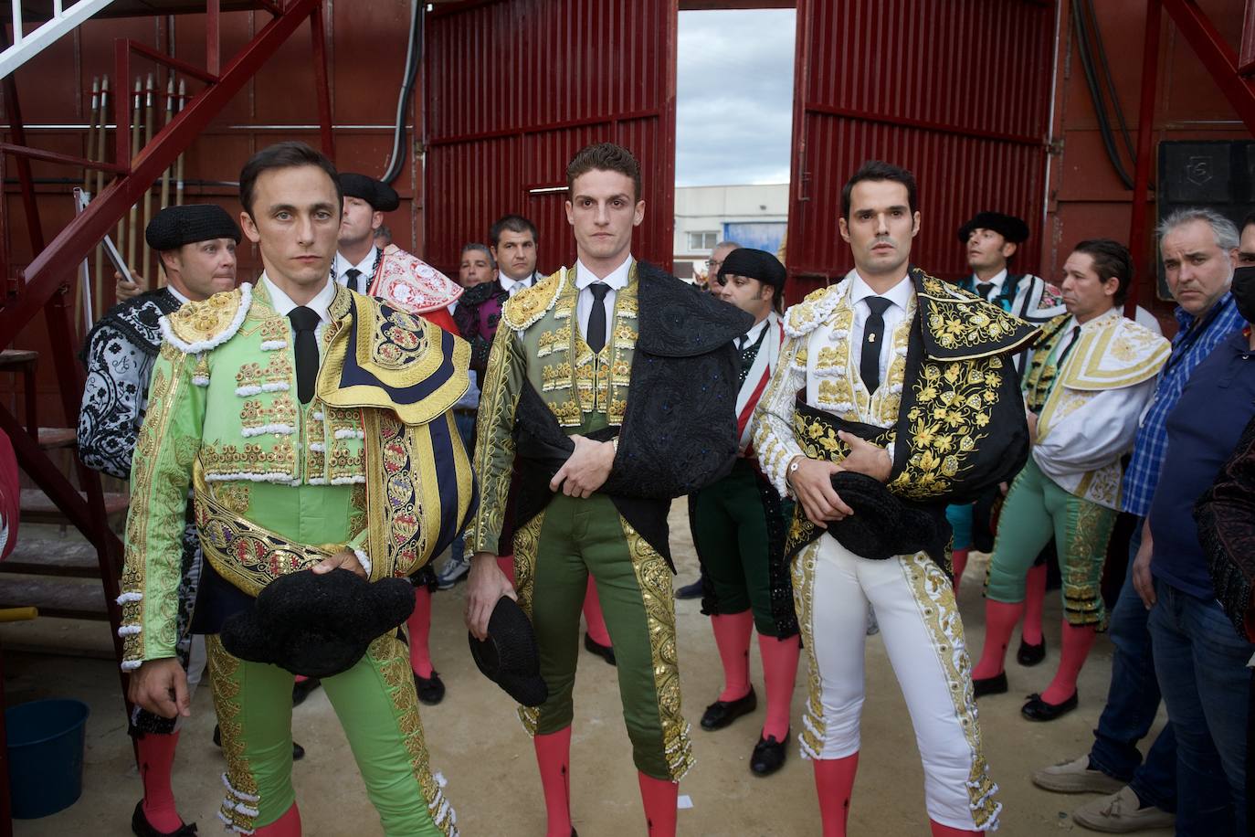 Fotos: Antonio Puerta sale a hombros en la inauguración de la plaza portátil de Mula
