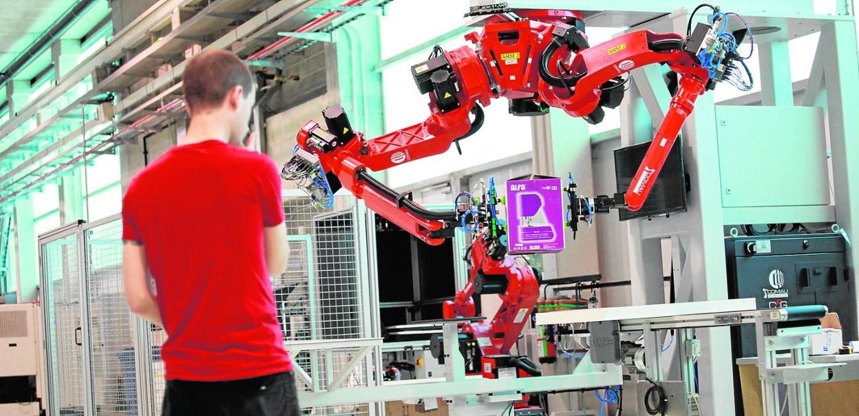 Pruebas con un robot controlable mediante una intranet 5G. 