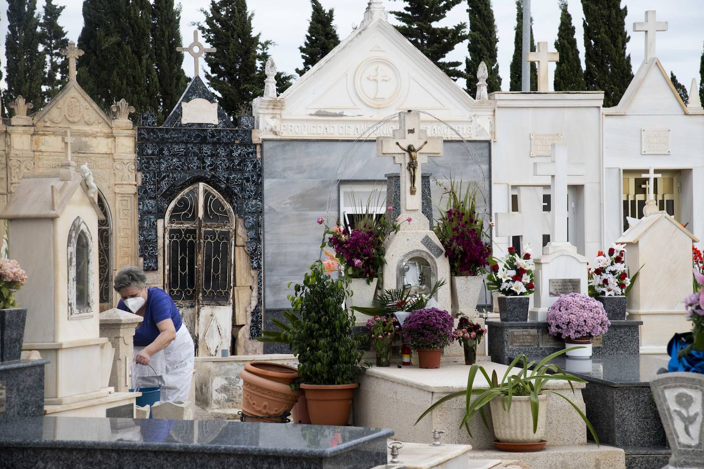 Fotos: Día de Todos los Santos en el cementerio de Nuestra Señora de los Remedios de Cartagena