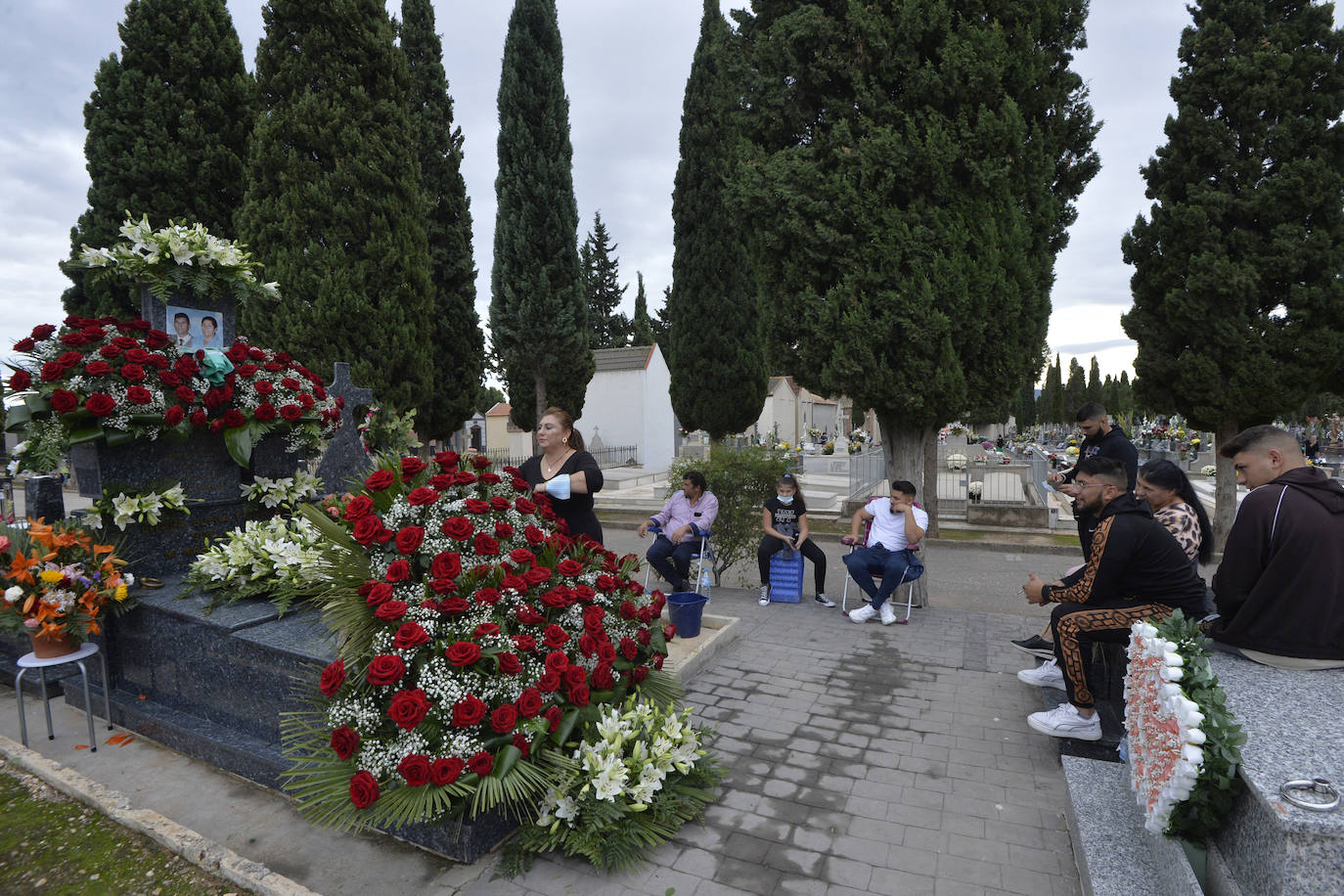 Fotos: Día de Todos los Santos en los cementerios de Espinardo y Algezares