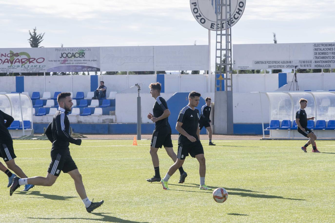 Fotos: El filial del Efesé entrena en Pozo Estrecho