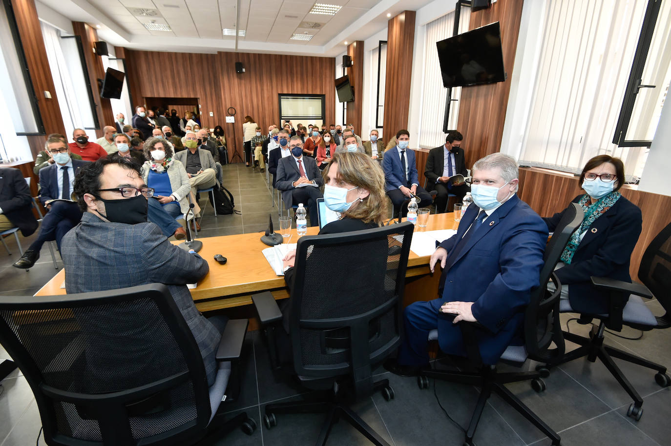 Fotos: La ministra Teresa Ribera presenta en Murcia 34 medidas para regenerar el Mar Menor