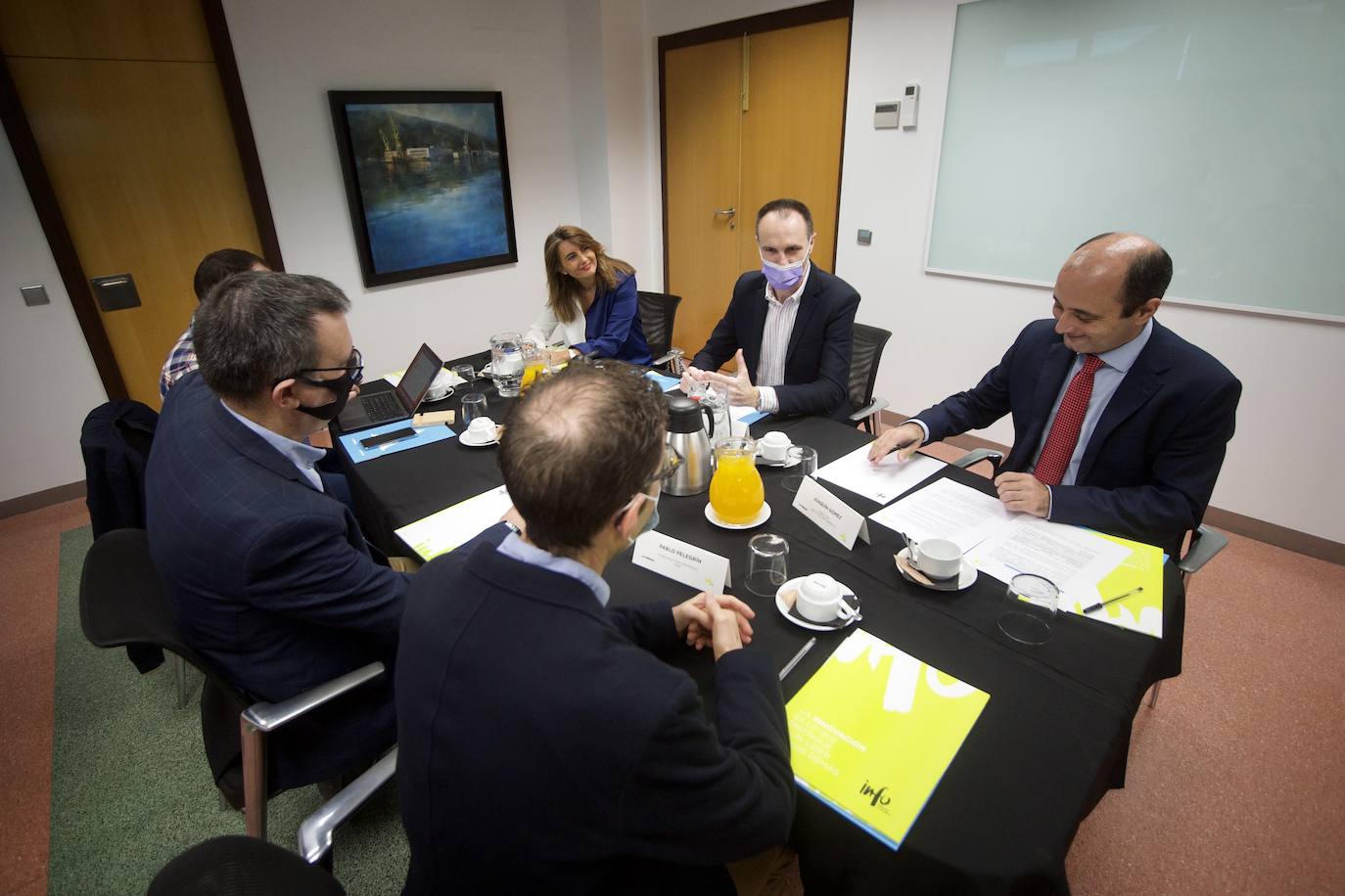 Fotos: Desayuno informativo para abordar los puntos fuertes y retos de la EDP