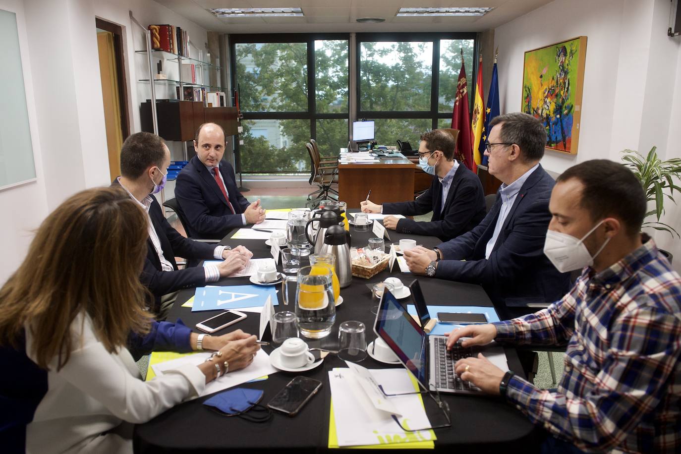 Fotos: Desayuno informativo para abordar los puntos fuertes y retos de la EDP