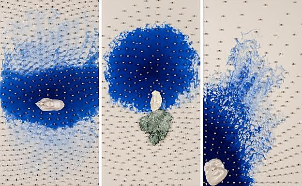 Lidó Rico. 'Ofelio' (tríptico). Resina de poliéster y metal (120x6x8 cm).