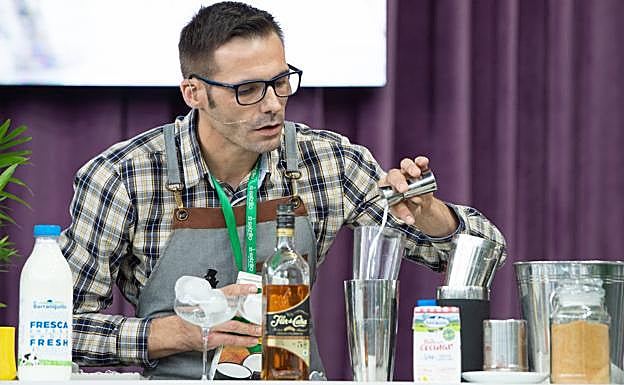 Valentín Ortega se ha proclamado vencedor del concurso de baristas de Salzillo Tea and Coffee. 