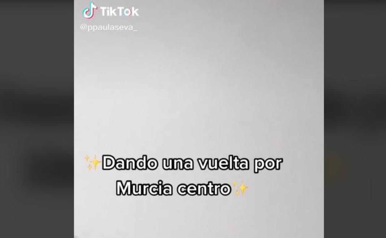 Tiktok 'dando una vuelta por Murcia centro'. 