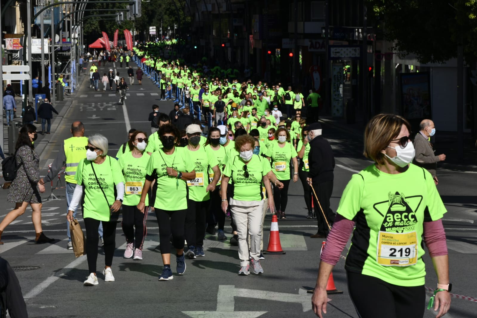 Fotos: La Marea Verde contra el cáncer vuelve a recorrer las calles de Murcia