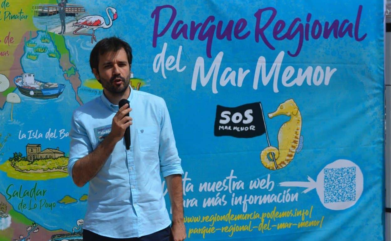 Sánchez Serna, durante un evento en defensa del Mar Menor.