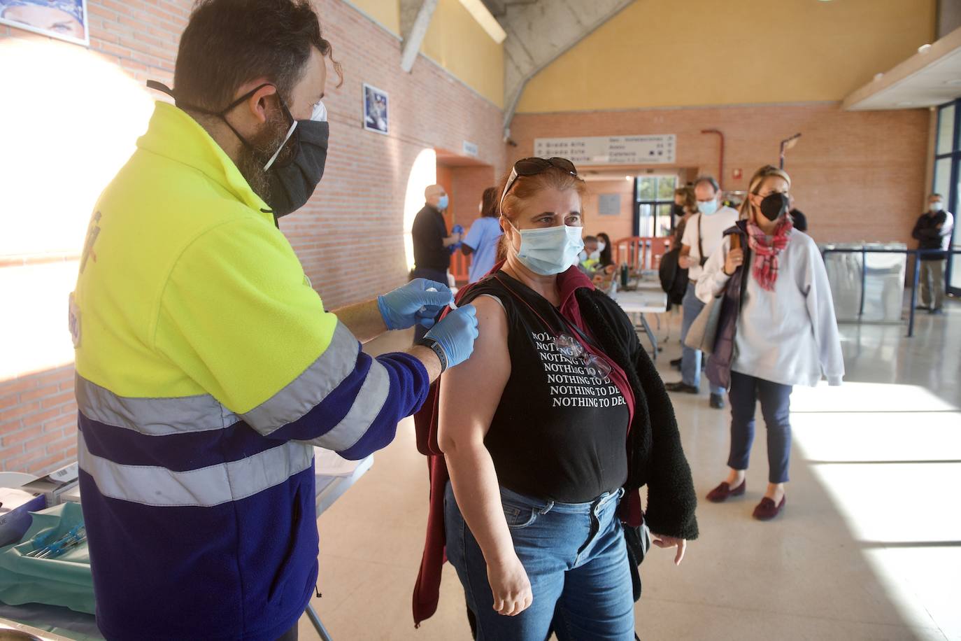 Fotos: Dosisde refuerzo a los inmunizados con Janssen en Murcia